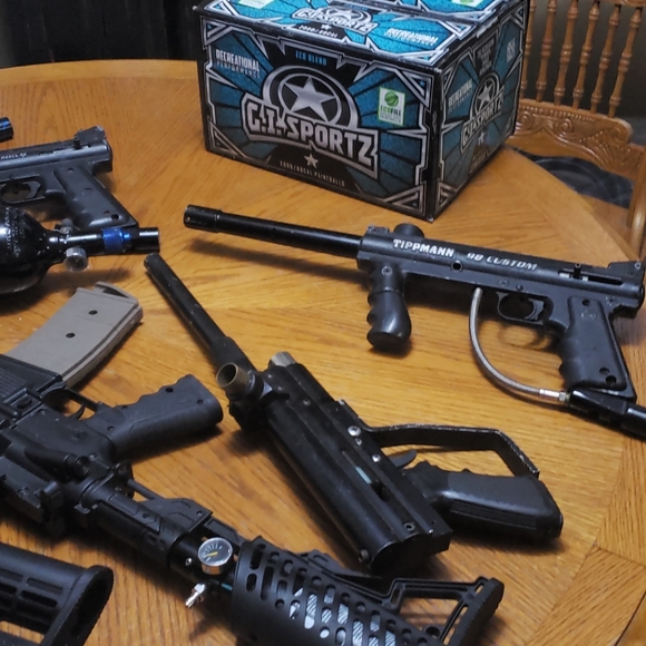 Six paintball guns and box of paintballs. - Picture 4 of 4